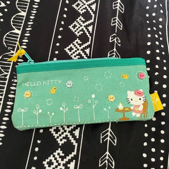 • 2004 HK Pencil Pouch • - Picture 7 of 10